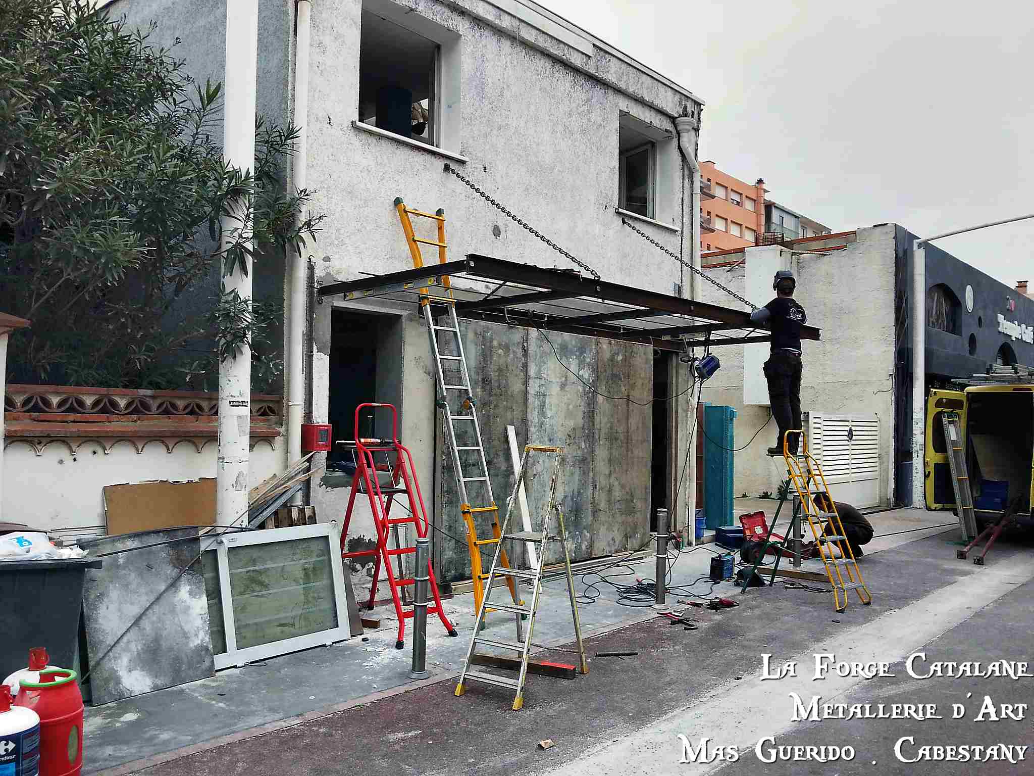 pergola marquise industrielle fer Forge Catalane Cabestany.jpg